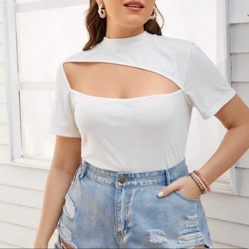 Plus Cut Out Solid Tee